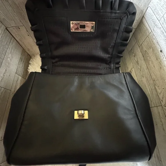 KATE SPADE EUC DANBURY STREET ADELINA BLACK PLEATED FLAP CROSSBODY - Picture 6 of 13